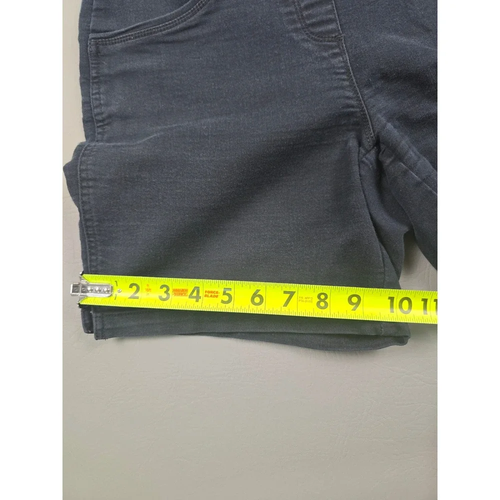Liz Claiborne Classic Shorts Women 8 Black Pull On Stretch Denim Casual 7 Inseam